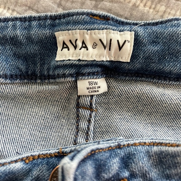Ava & Viv Button Fly Denim Shorts size 18w plus stretch comfort - Picture 6 of 6